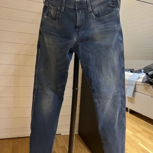 Replay Jeans - •Replay Hyperflex+ •Varsamt använda  •Strl 32/30  •Nypris 1799kr 