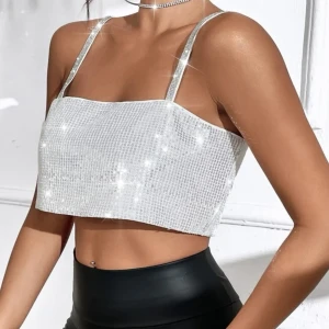 Topp - Säljer min supersnygga topp! Använd endast 1 gång🤍 (Säljer bara i Göteborg)