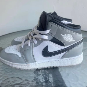 Jordans  - Som nya. Ytterst lite använda. Köpta i Göteborg för 3000kr.   Säljer för 1700