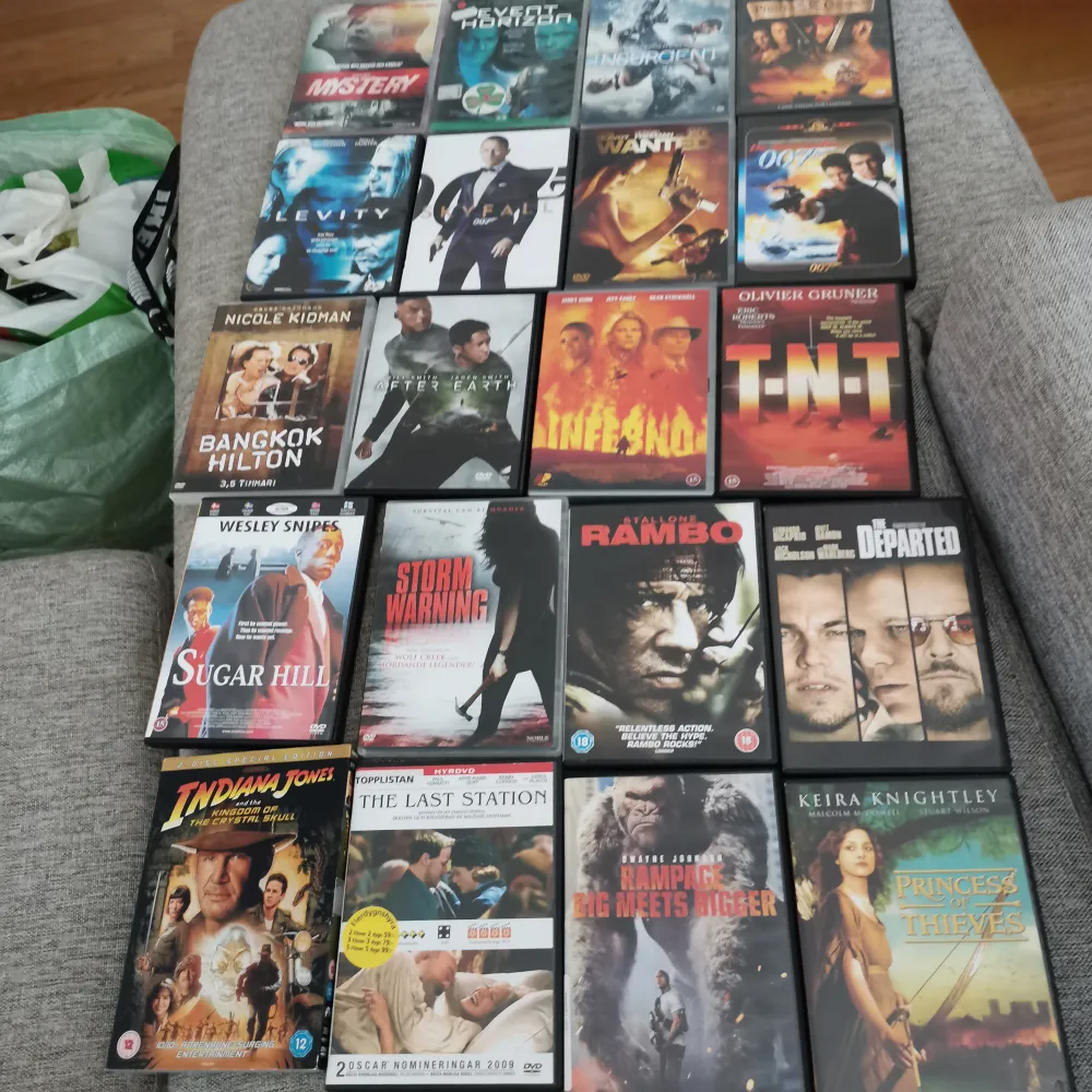 20 st dvd filmer 10 kr st eller alla för 200. Övrigt.