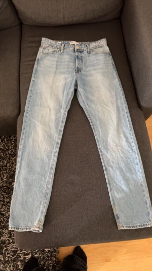Jack&Jones Jeans - Skick 8/10 29/32 Använda några gånger men för tajta i midjan för mig, hör av er!