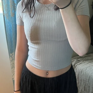 Blå topp  - Blå topp som man knyter baktill