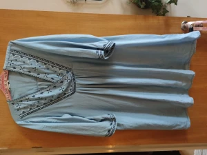 Tunika - Tunika med mönster.  Använd 2ggr. Skick, mycket bra. 