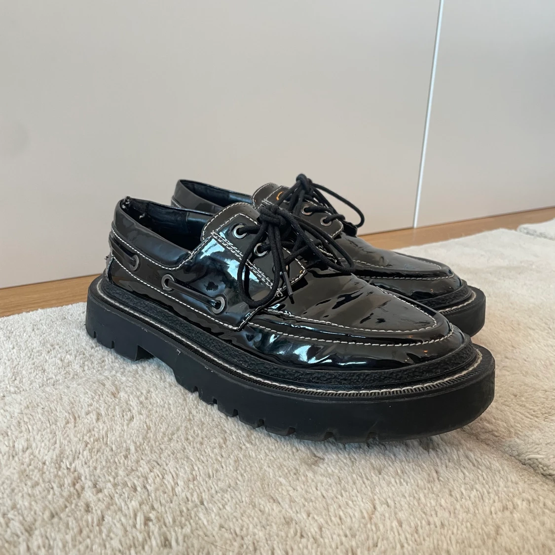 Zara skor: Topstitched Boat Shoe