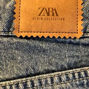 Jeans från Zara, aldrig använda. Köparen står för frakt. 