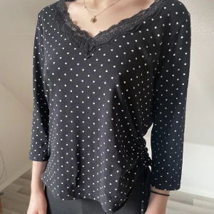 spetströja - Obs! plagget kommer tvättas innan försäljning, hår kommer försvinna. Säljs pga ingen användning 