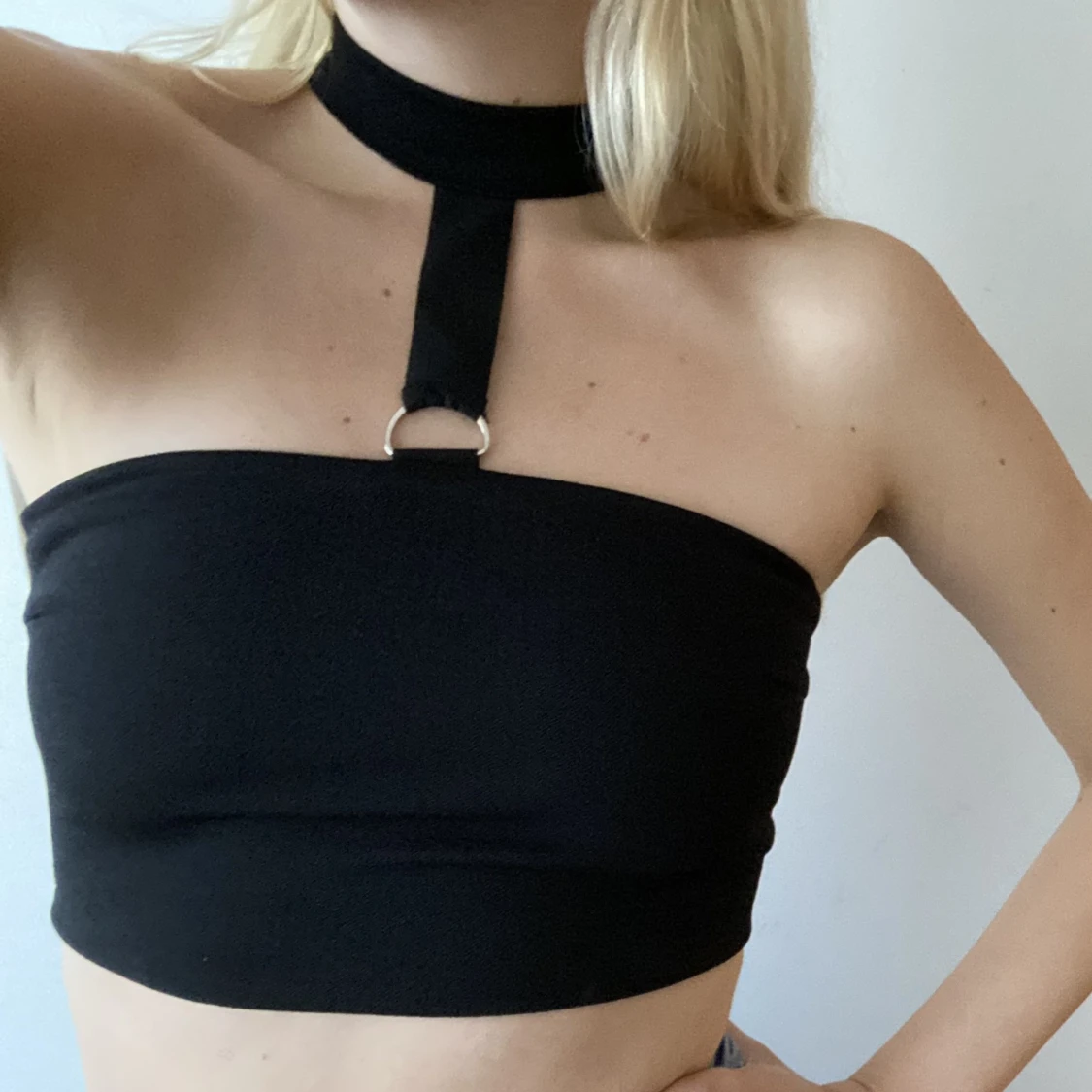 Choker top
