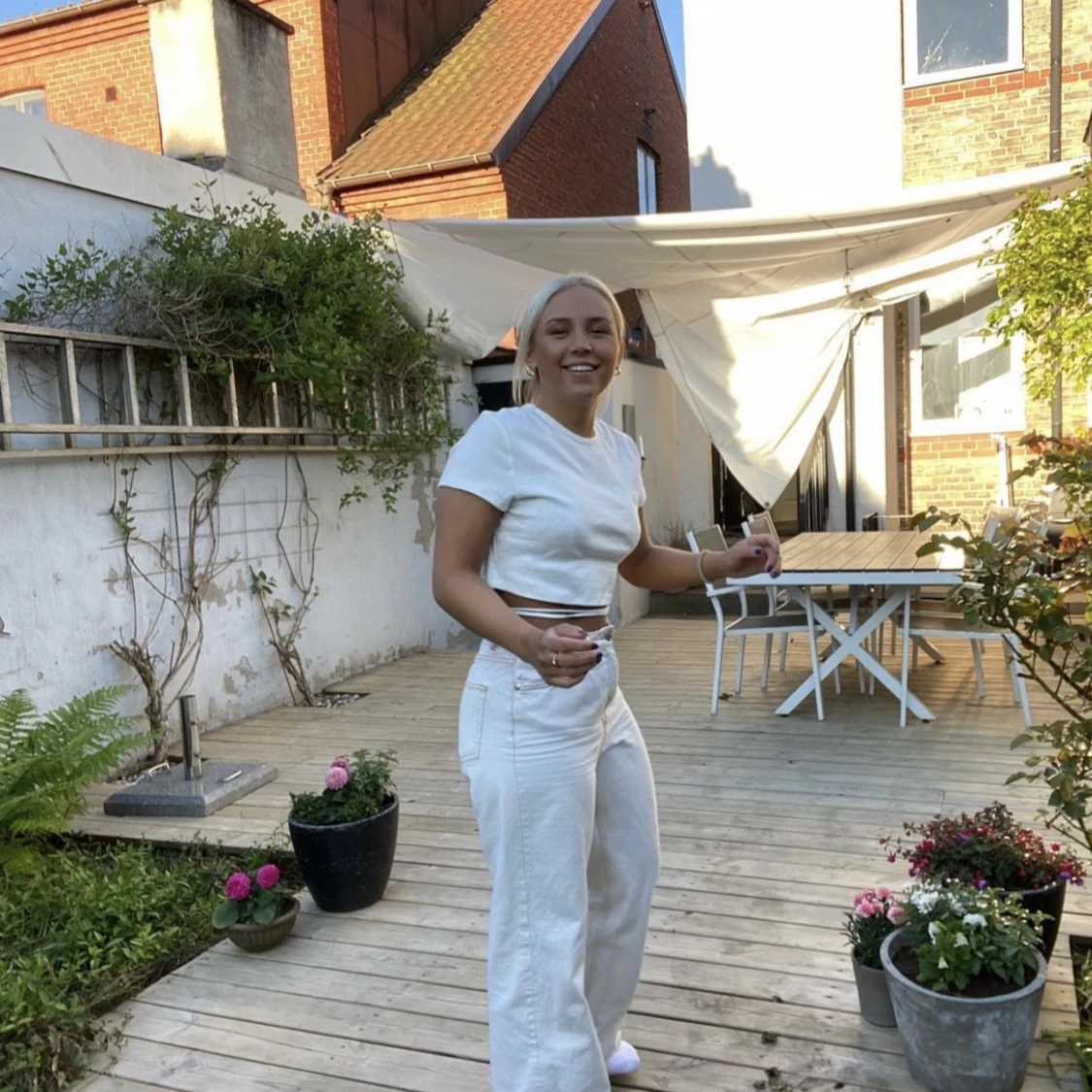 Vit top från hm med knyt