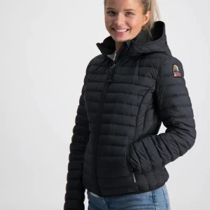 Parajumper juliet  - Fint skick, sparsamt använd.  Stl Y-M. Men passar även dem som har xs Bilderna är lånade. Hör av er för egna bilder 