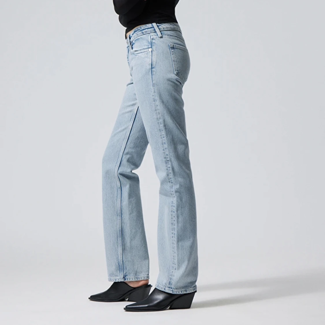 Low arrow jeans
