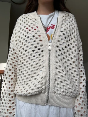 Kofta zara! - Säljer den här urgulliga koftan från zara som är köpt förra veckan! Så den är i helt nyskick!💕köpt för 500!