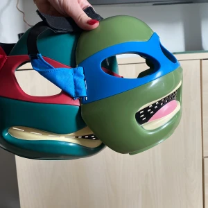 Maskerad masker - I fint skick, perfekt till halloween elr maskerad! 70:- för båda