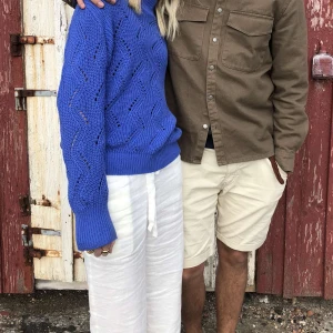 Stickad blå tröja - Superfin stickad tröja i perfekta blåa färgen! Kanske använd 2 ggr så skicket är super!!💕🩷