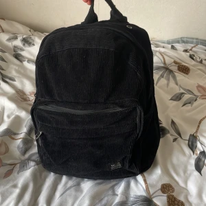 Rygga - Rygga från Urban outfitters, av Manchestertyg🌟