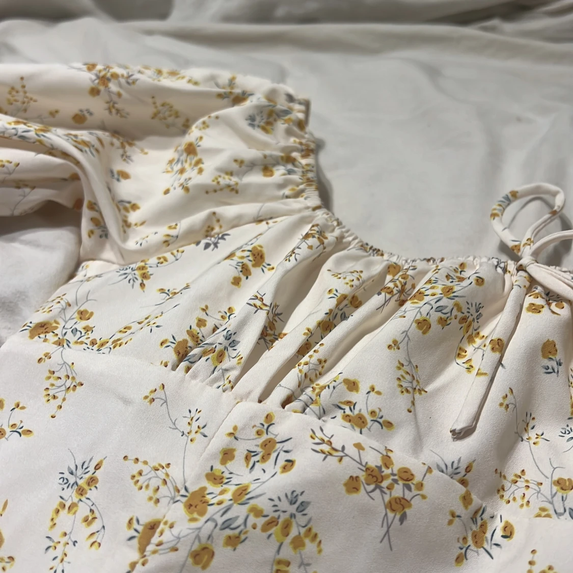 Sommarklänning med blommor - 91