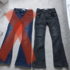 Jättesnygga lågmidjade bootcut jeans! Dom svarta finns kvar❤️ 