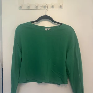 Sweater  - Grön mysig tröja, i nyskick💕