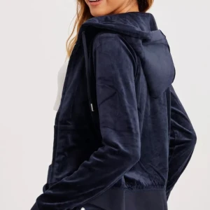 Juicy couture hoodie  - Supermysig hoodie som kan kombineras på många olika sätt. Skriv för fler bilder. Sparsamt använd⭐️⭐️ köparen står för frakten😊