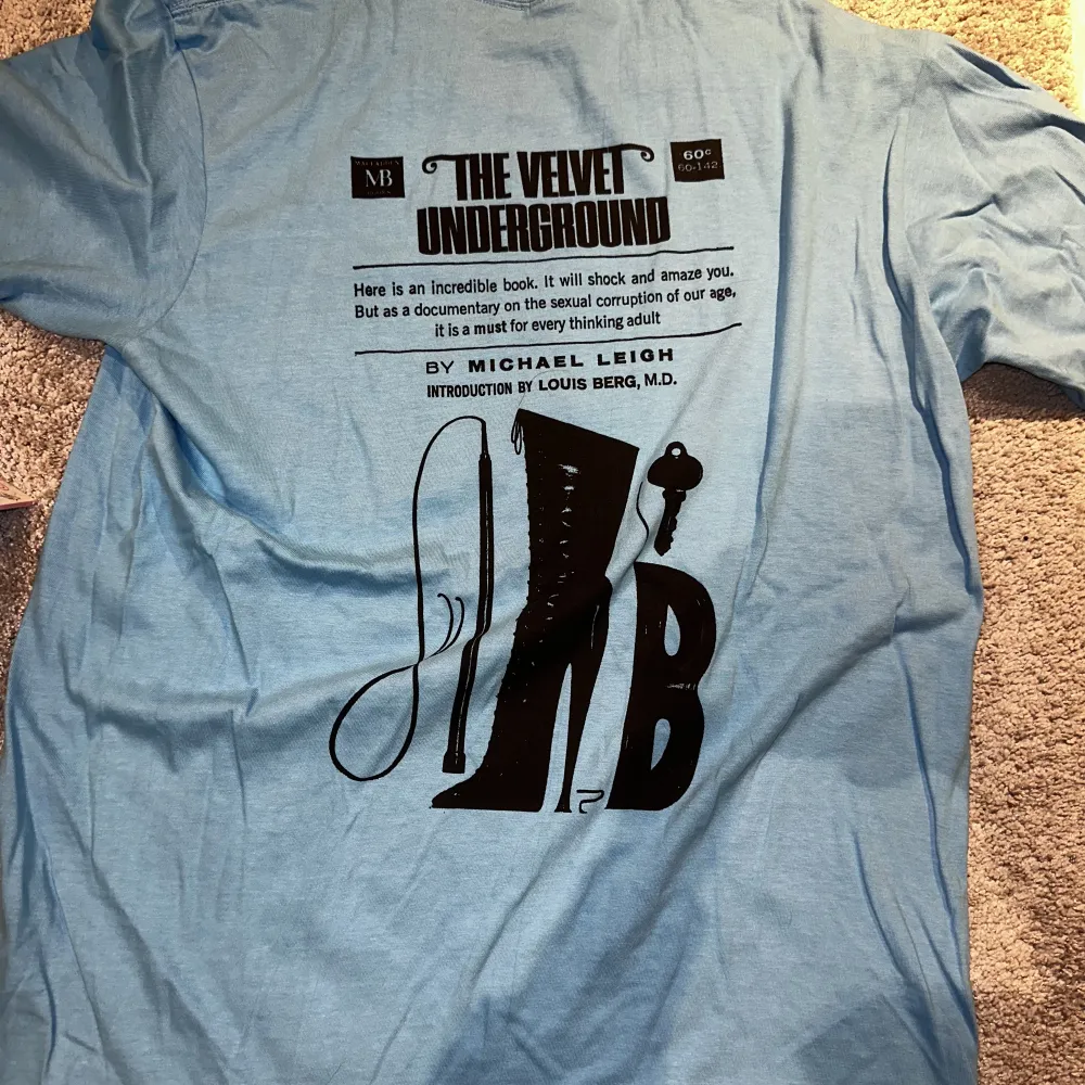 Supreme x The Velvet Underground. Size M. 10/10 Cond.. T-shirts.