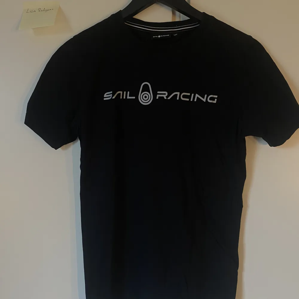 Oandvänd Sail racing t-shirt❤️ storlek 160 (s/xs) pris kan diskuteras vid snabb affär . T-shirts.