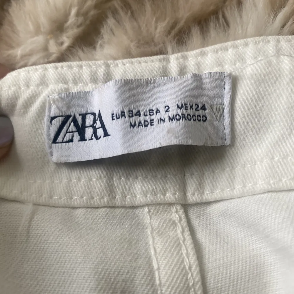 Cargo jeans från zara, köpare står för frakt 🩷. Jeans & Byxor.