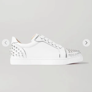 louboutin skor - 💕INTRESSE KONTROLL💕 super fint skick, alla nitar är kvar Nypris ca 8700kr