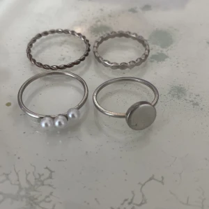 Ringar - 4 ringar 5 kronor styck använt cr 2 gånger
