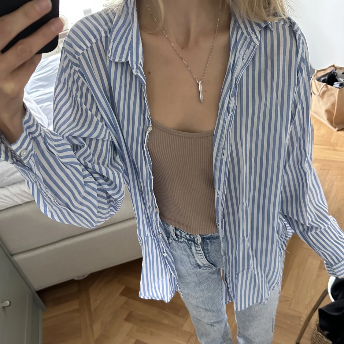 Vit-och blårandig skjorta - 91