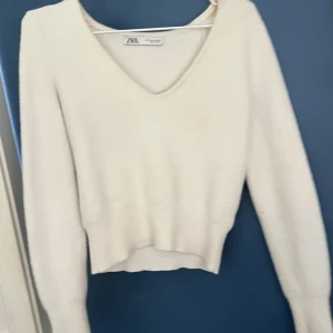 Tröja  - Stickad tröja ifrån zara, super söt
