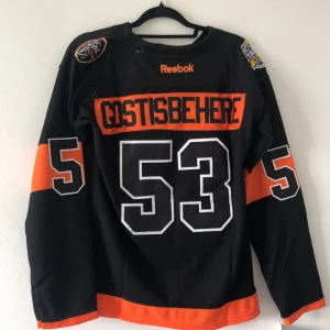 Hockeytröja  - Philadelphia Flyers Helt ny L men liten i storlek så därav M Stadium series 2017