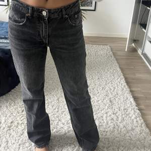 Midwaist straight jeans från zara🙌🏻🙌🏻🙌🏻🙌🏻