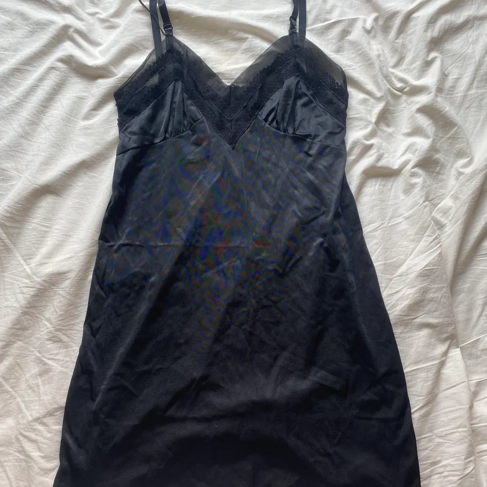 Satin black lingerie dress . Klänningar.