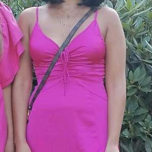 Missguided klänning - Super fin somrig klänning från Missguided. Sparsamt använd. 