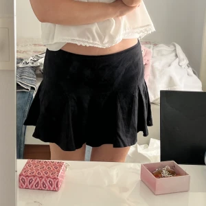 Volangkjol - Snygg volangkjol 🖤