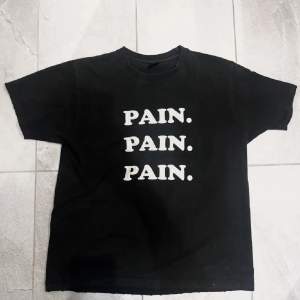 Number nine pain t shirt. Pris går att diskutera. Inga defekter