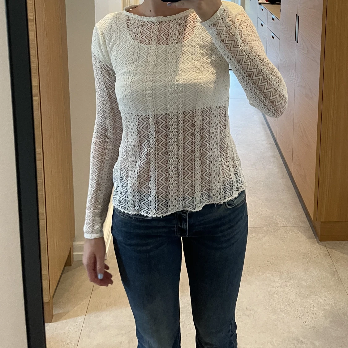 Vit tröja i spets - 91
