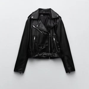 Skinnjacka  - Skinnjacka från zara🖤