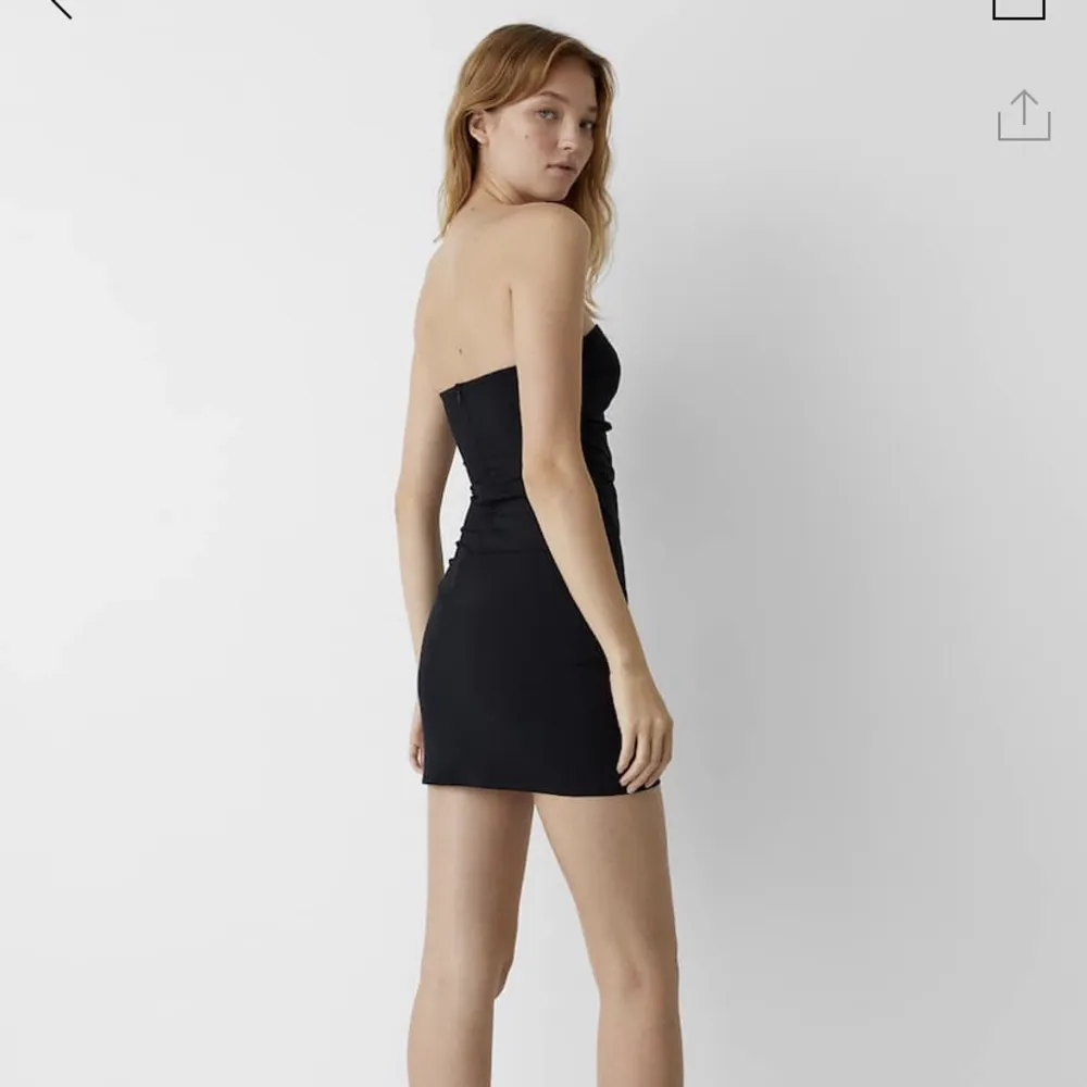 Helt ny minidress från Pull & Bear! Nypris 319kr, hör gärna av dig vid frågor💞. Klänningar.