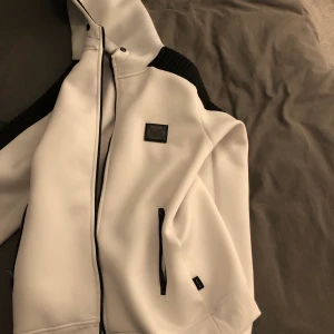 Vit kofta - Använt skick