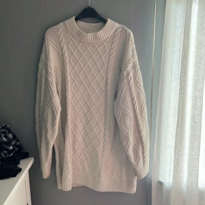 Klänning  - Stickad klänning, använd 1 gång🌸