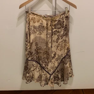 Y2k tidigt 2000-tal kjol  - Jättefin söt kjol♥️ från början av 2000 talet 