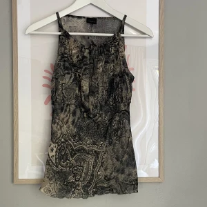 Ivo Nikkolo - Linne från Ivo Nikkolo - nypris 900kr Strl 36 Endast provad. 100% viskos Säljer för 260 kr inkl frakt💌