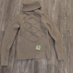 G-star  - G-star polo köpt för 1399kr Testad å tvättad  380kr