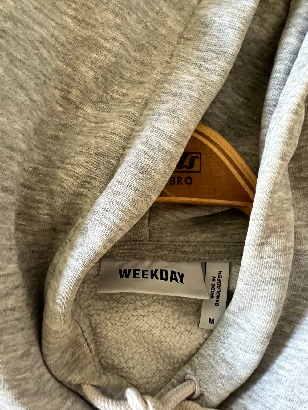 oversized weekday hoodie M passar M-L. Hoodies.