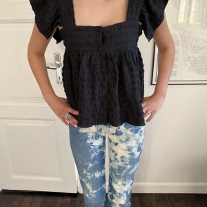 Svart topp - Svart topp, från asos i stl S😇