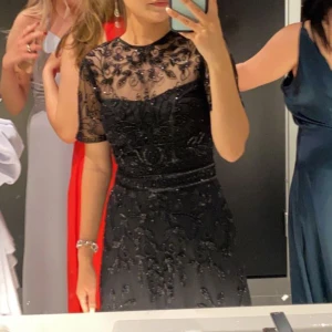 Klänning  - Svart klänning från Lace & Beads