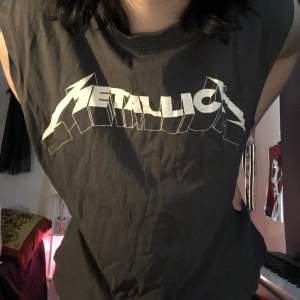 Säljer mitt älskade Metallica linne :) Den är i bra skick😙 