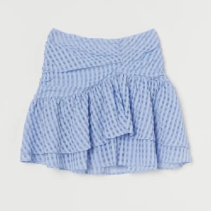 Kjol - Lägger ut igen pga oseriösa köpare!! Säljer denna jättefina sommardrömmen fast i gul💛💛Går inte längre att köpa, så fin🫶