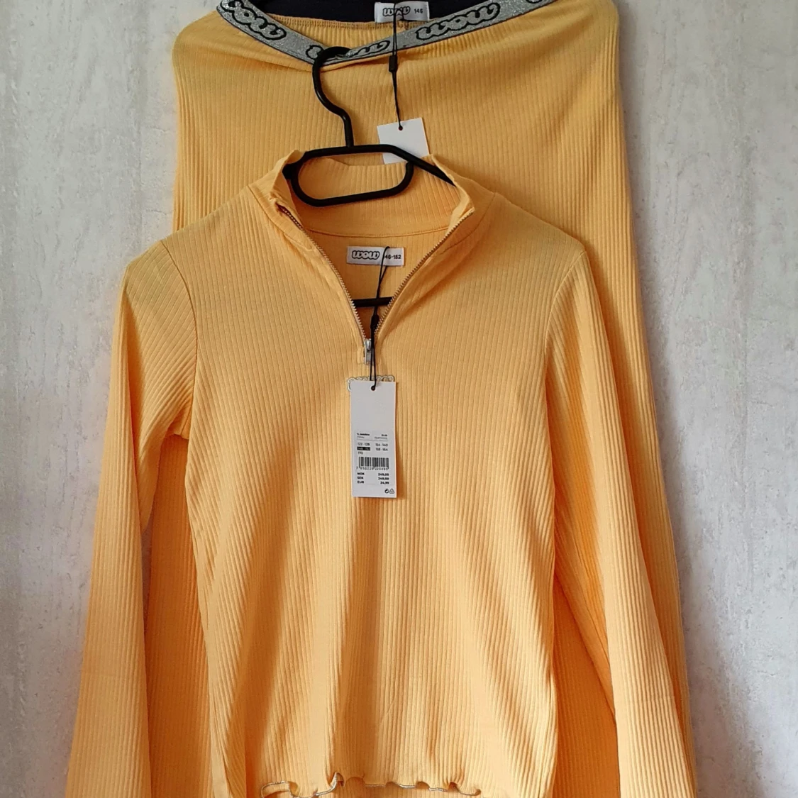 Fina set byxor och skjorta för 110kr