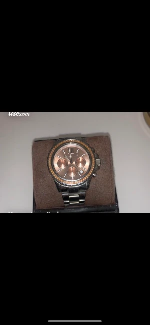 Micheal kors klocka  - Extra länkar finns  41mm Super fin  Knappt använd 